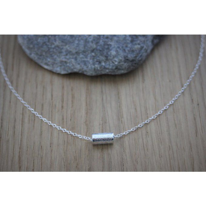 Collier argent massif perle cylindre texturé en argent