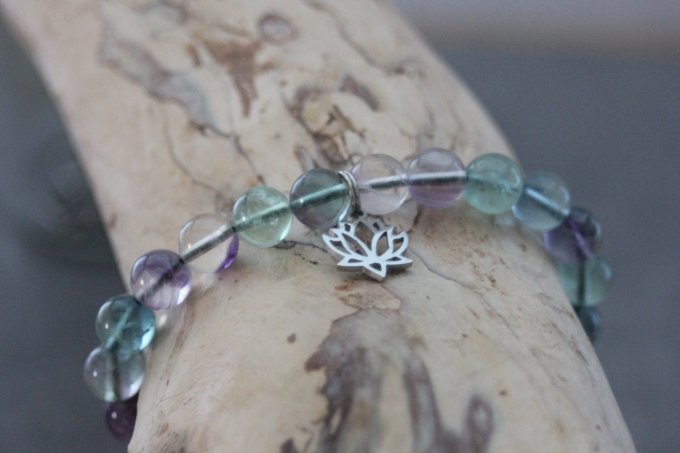 Bracelet perles fluorite et fleur de lotus en acier inoxydable