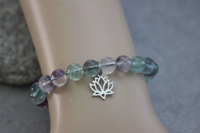 Bracelet perles fluorite et fleur de lotus en acier inoxydable