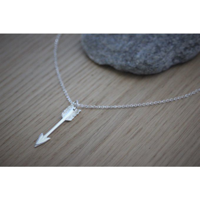 Collier argent massif pendentif flèche