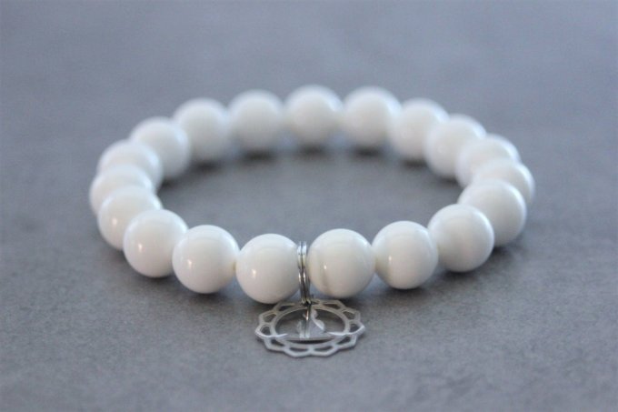 Bracelet perles de bénitier et breloque bouddha en acier inoxydable